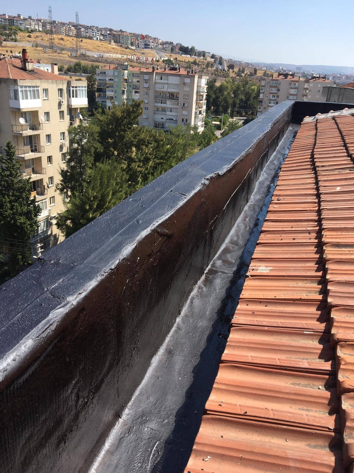 Çatı parapet duvarı su yalıtımı tamamlanmış görünümü